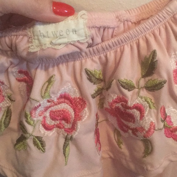 Off the shoulder kids too - Picture 2 of 2